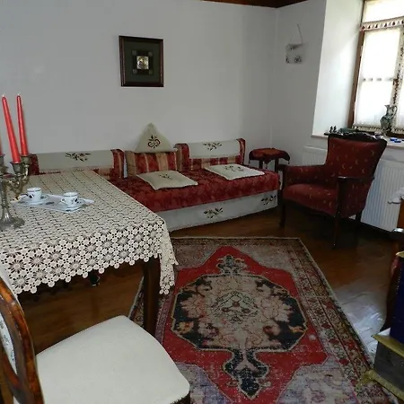 阿斯里贝可纳吉旅馆 - 仅限成人 招待所